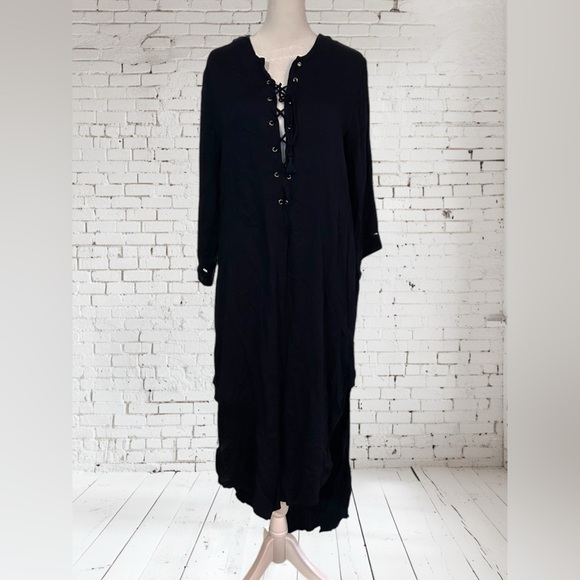 Faithful the Brand Midi Dress - Picture 3 of 11